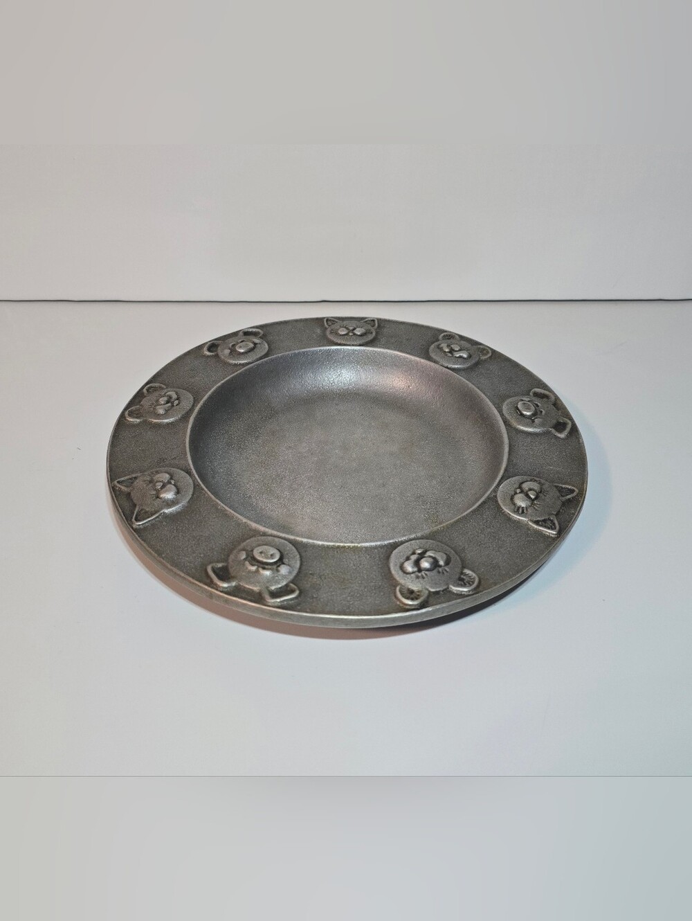 Wilton Armetale Pewter Animal Faces Baby Bowl 8" Vintage Mount Joy USA Serveware